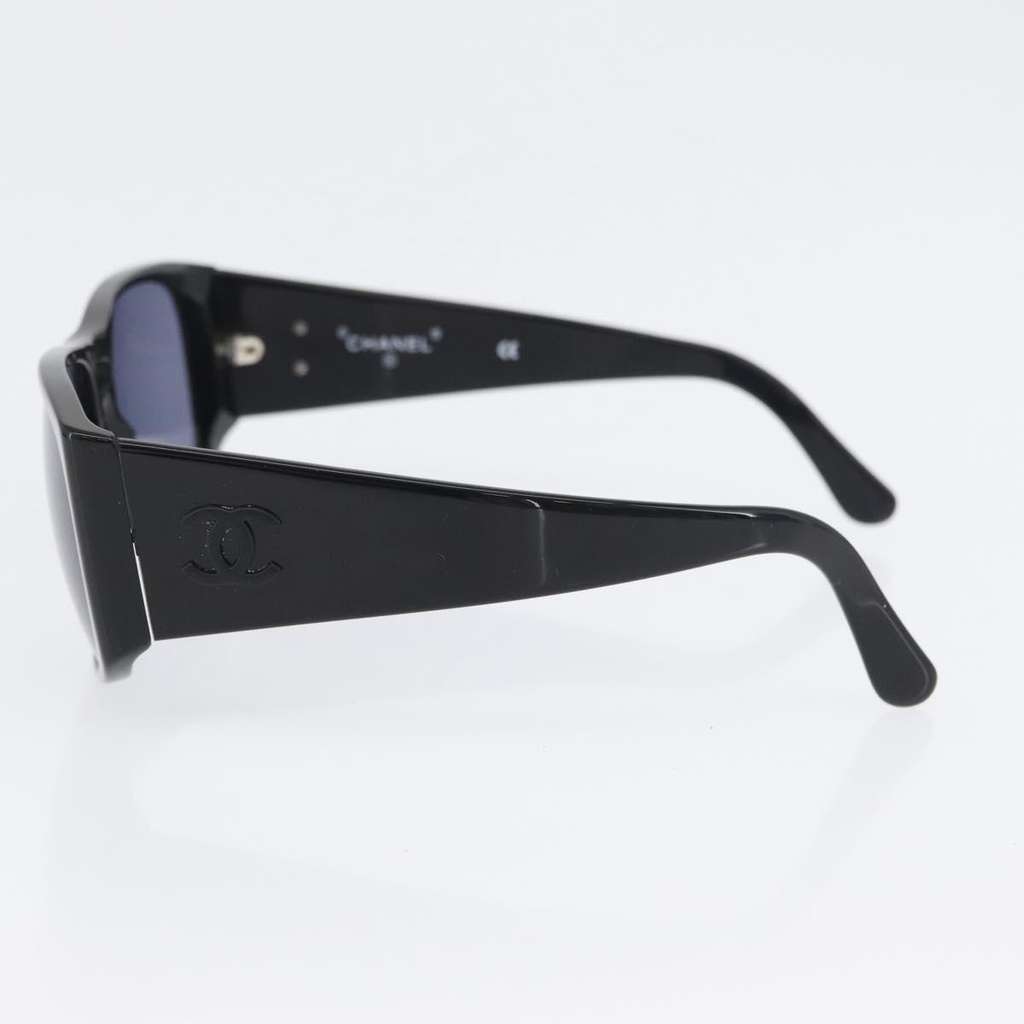 Chanel Logo CC Sunglasses Black Plastic Good condition - Model View