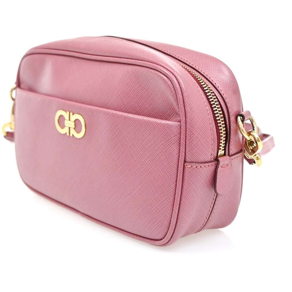 Salvatore Ferragamo Gancini Shoulder Bag Pink Leather Good condition - Model View