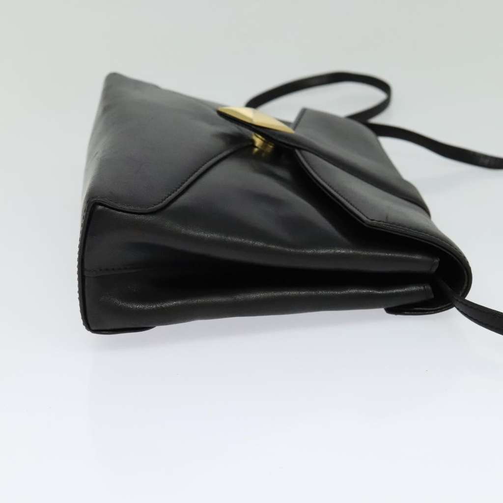Givenchy Shoulder Bag Black Leather Good condition - Model View
