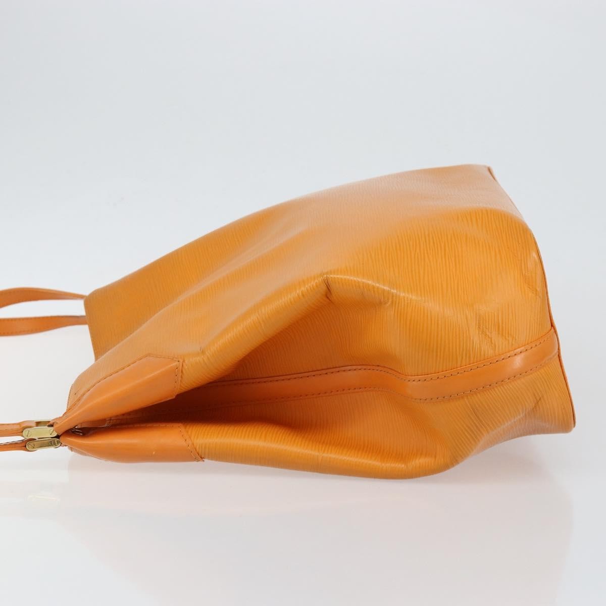 Louis Vuitton Mandara Handbag Orange Leather Good condition - Model View