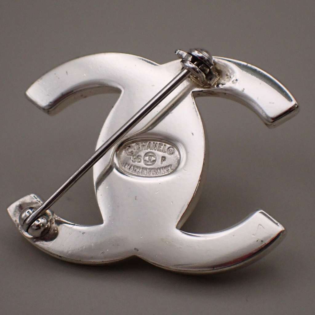 Chanel Vintage CC Turnlock Brooch Silver Good condition - Back View