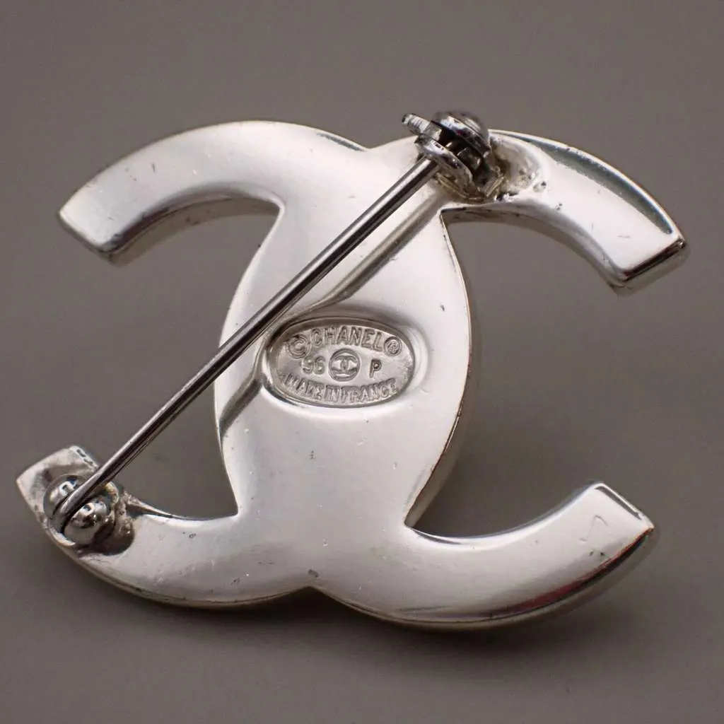 Chanel Vintage CC Turnlock Brooch Silver Good - Back View