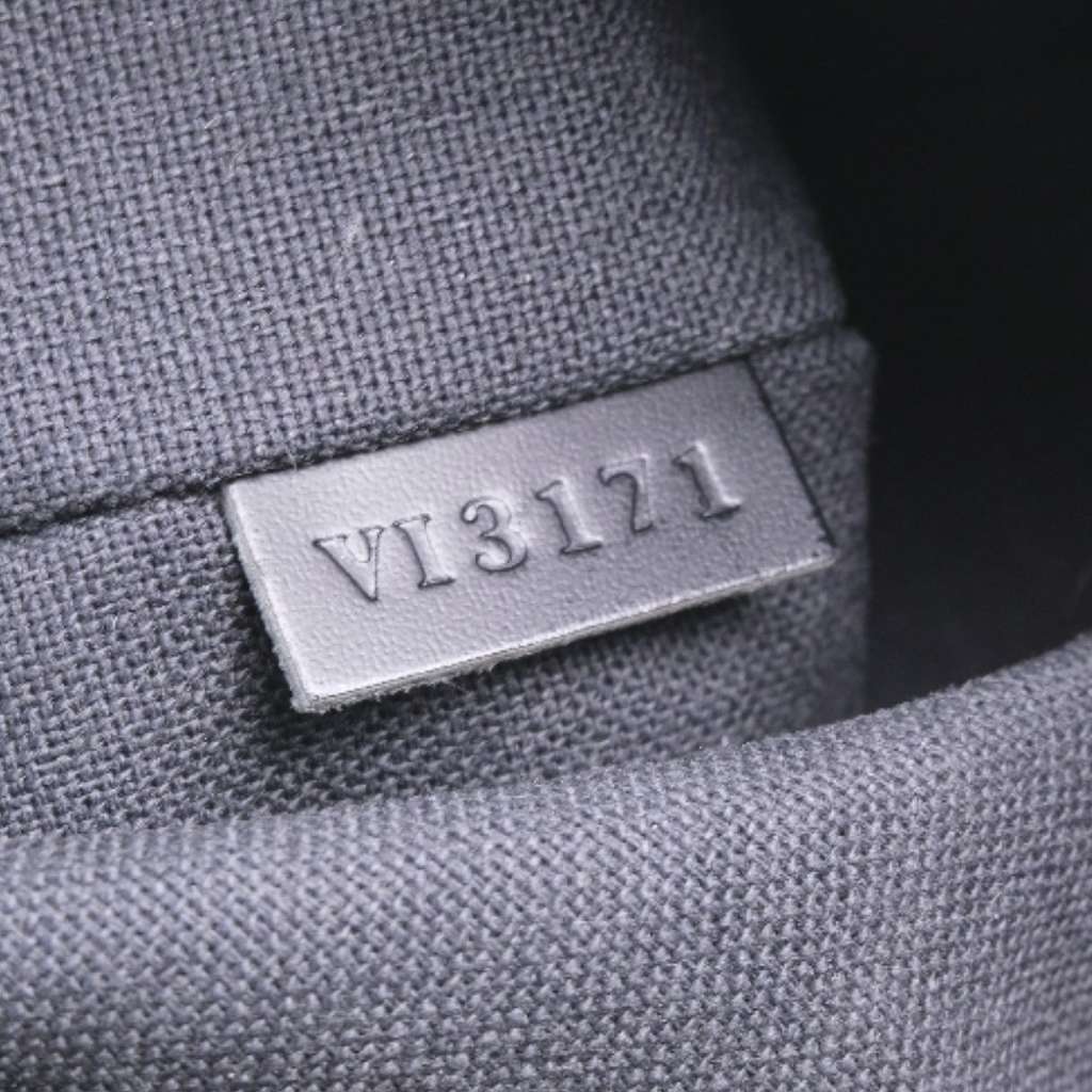 Louis Vuitton Thomas Handbag Black Canvas Good condition - Model View