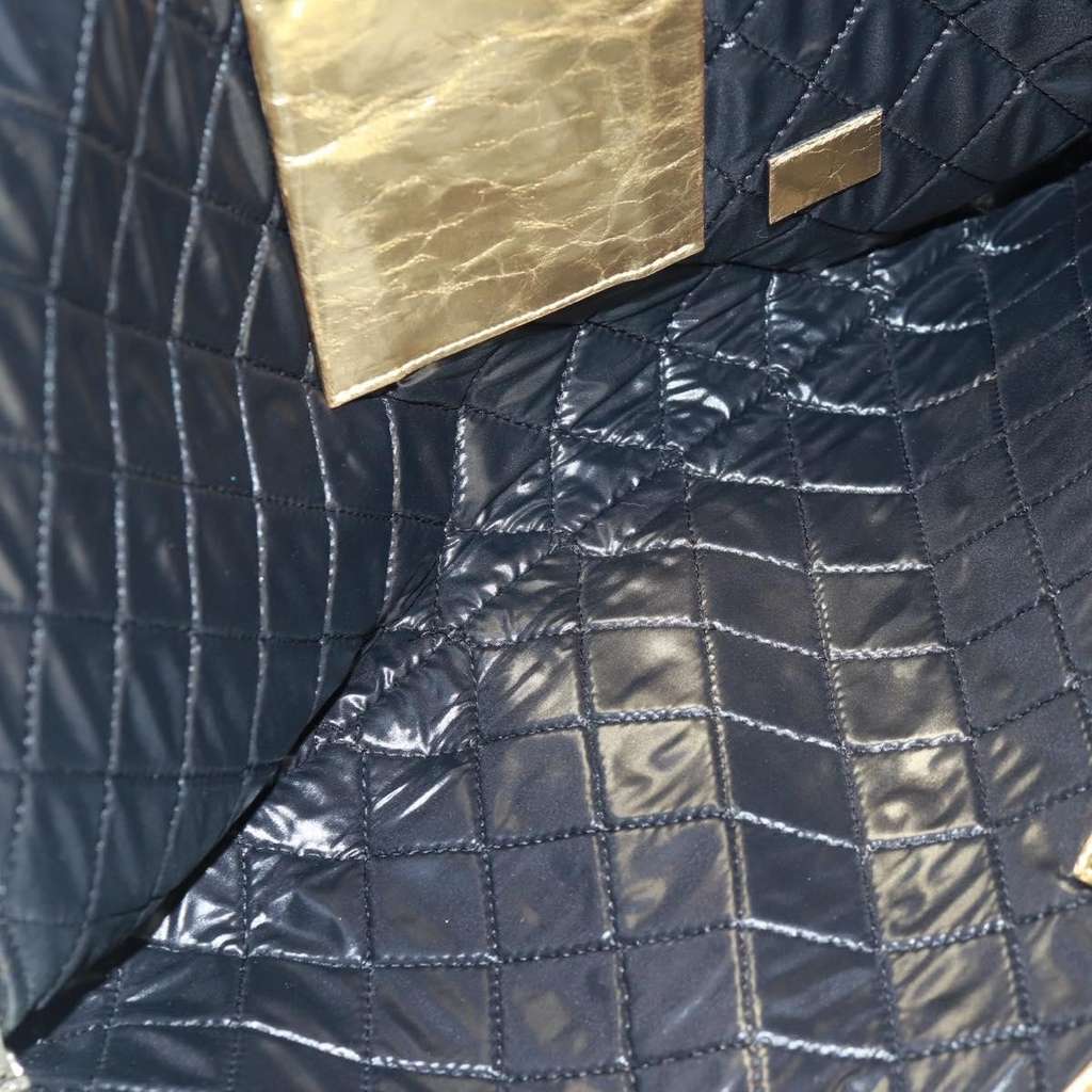 Chanel Feminine Pouch Gold Leather Good condition - Box View