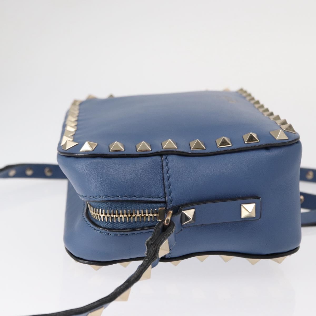 Valentino Garavani Rockstud Camera Crossbody Bag Blue Leather Good condition - Model View