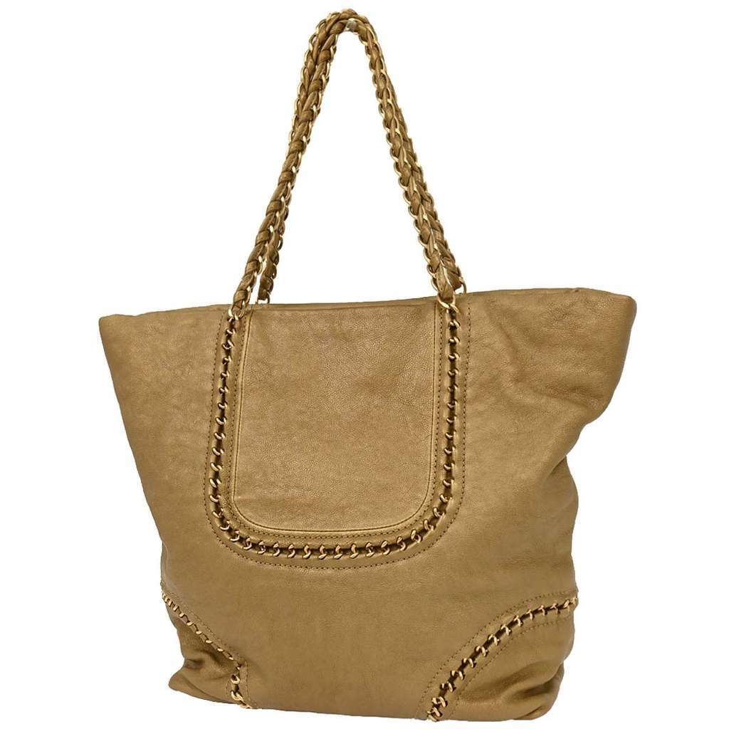 Chanel Luxe Ligne Tote Gold Leather Good condition - Back View