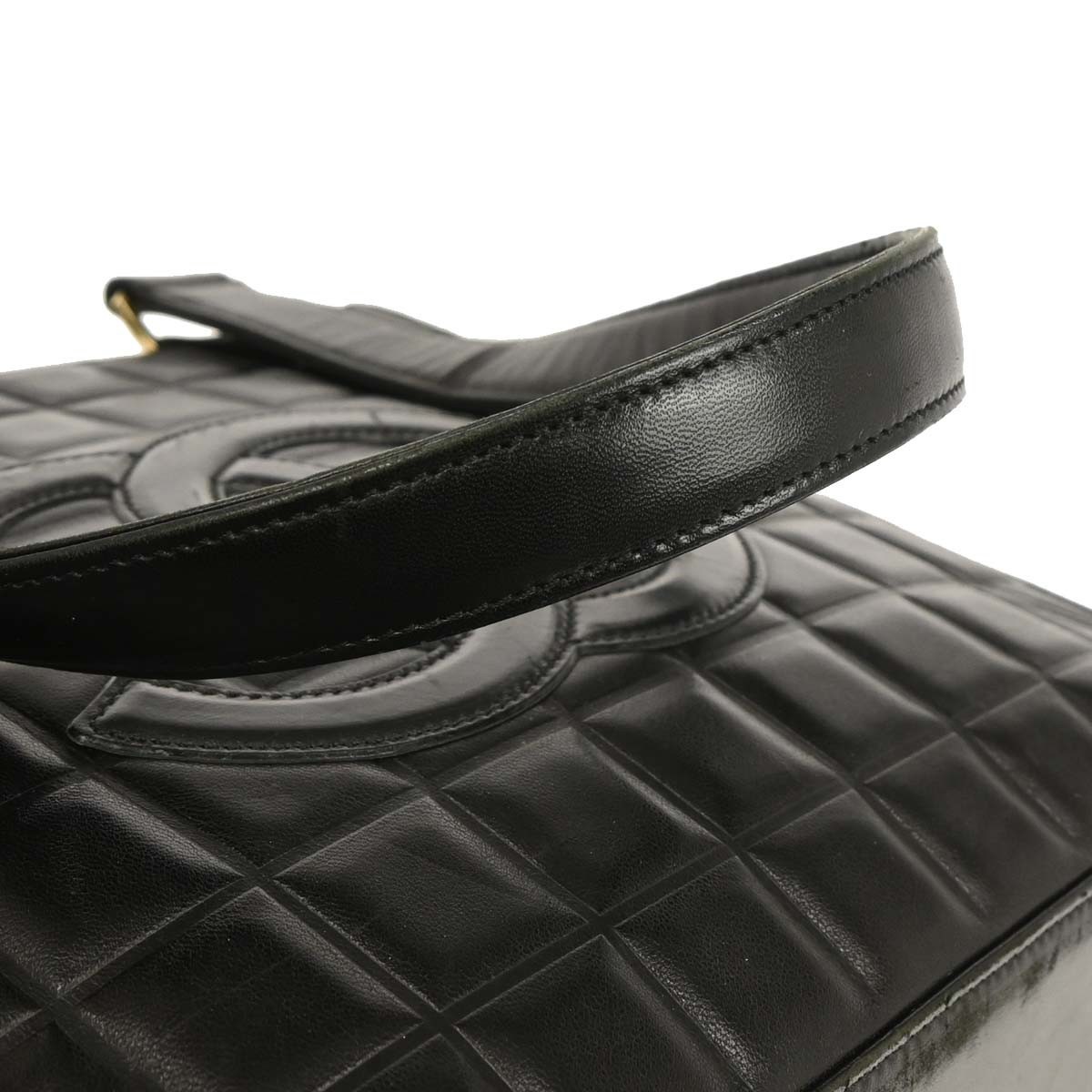 Chanel Chocolate Bar CC Tote Black Leather Good condition - Model View