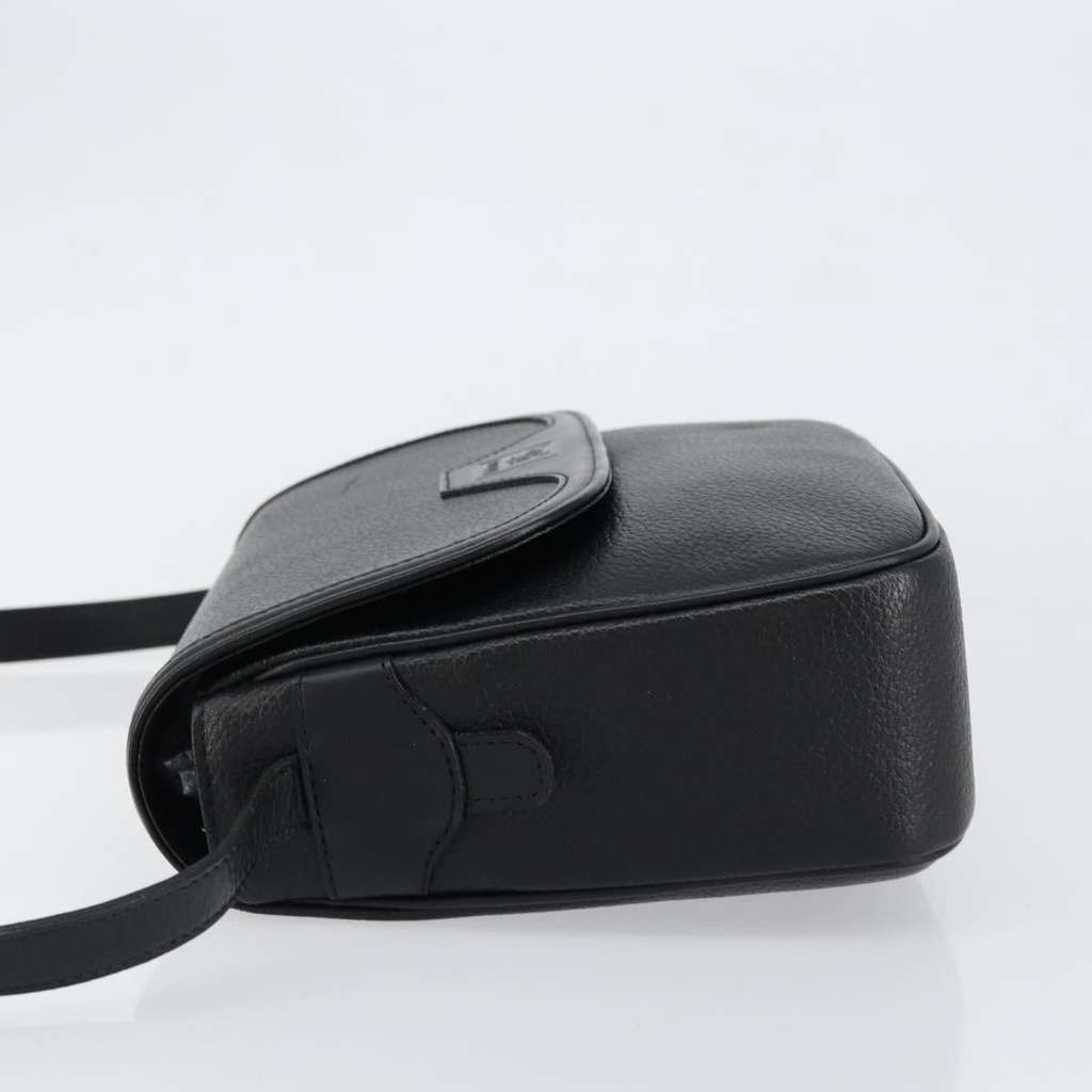 Burberry Flap Shoulder Bag Black Leather Good condition - Model View