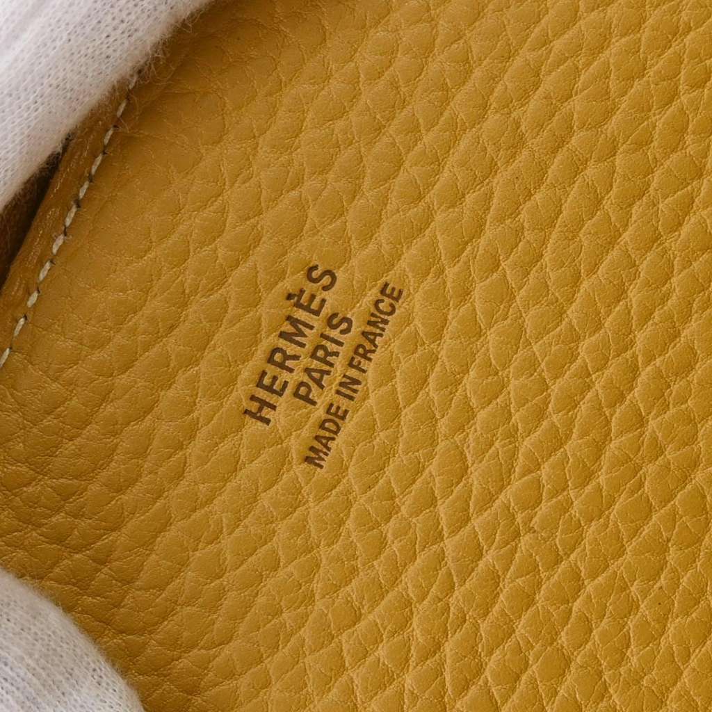 Hermès Bolide Bag Beige Leather Good condition - Model View