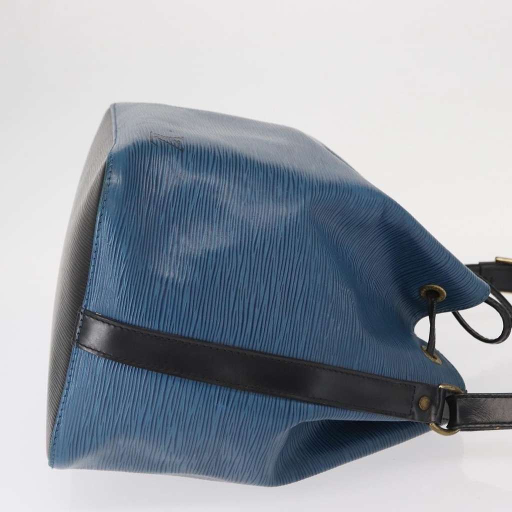 Louis Vuitton Petit Noe Handbag Black Leather Good condition - Inside View