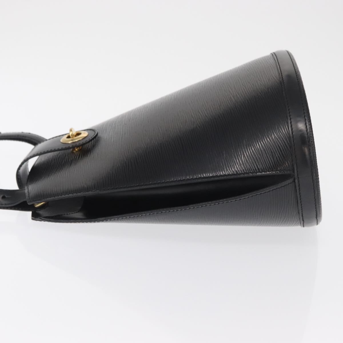 Louis Vuitton Cluny Shoulder Bag Black Leather Good condition - Model View