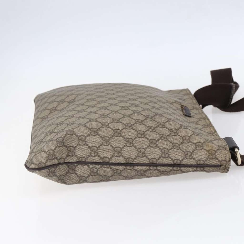 Gucci Zip Top Messenger Bag Beige Good condition - Model View