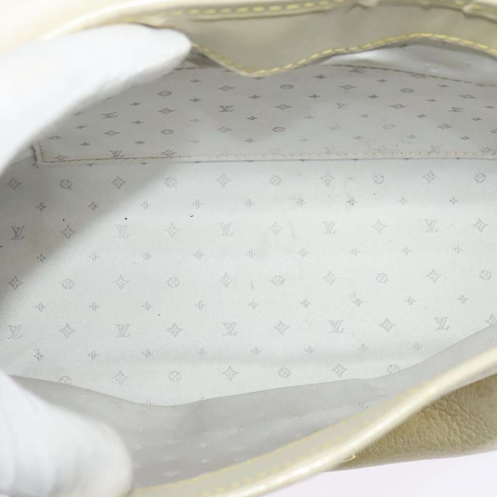 Louis Vuitton Suhali L'Essentiel Handbag White Leather Good condition - Box View