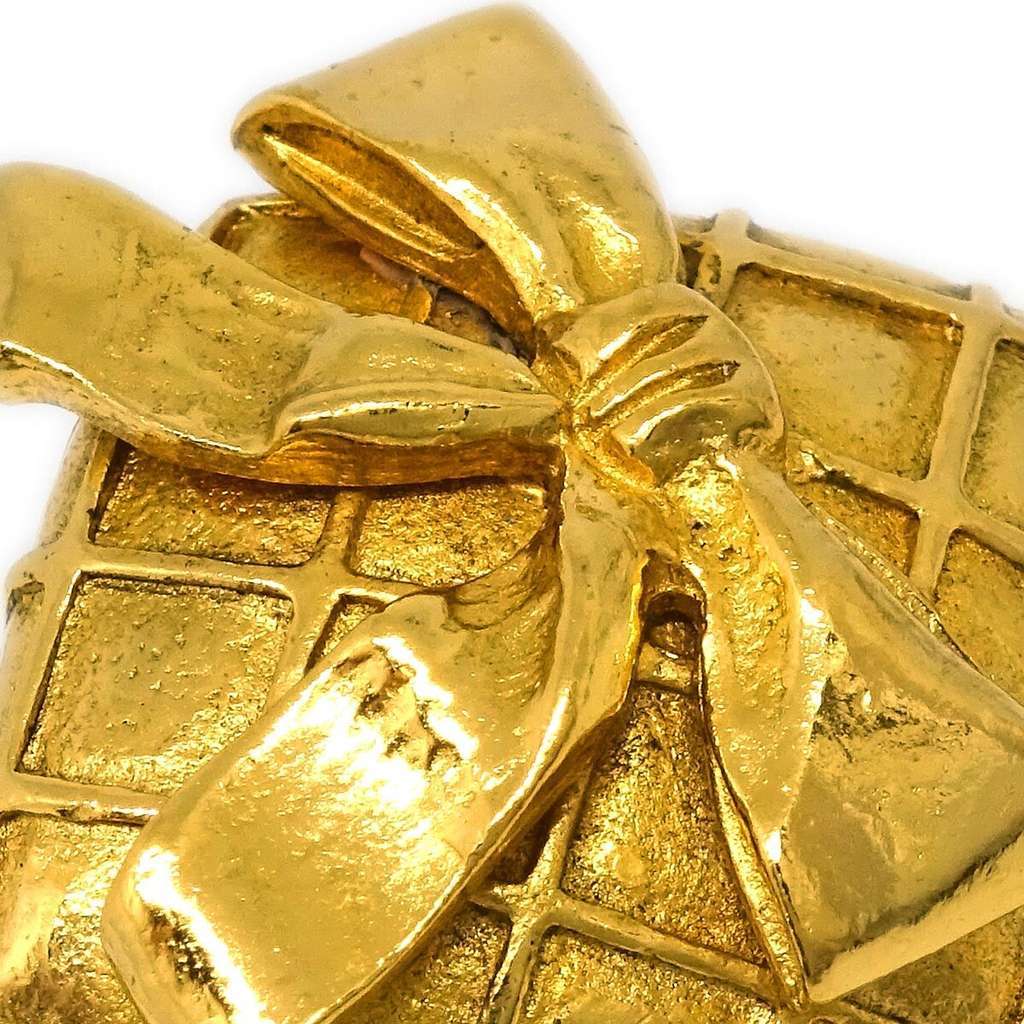 Chanel CC Rhombus Clip-On Earrings Gold Good condition - Inside View