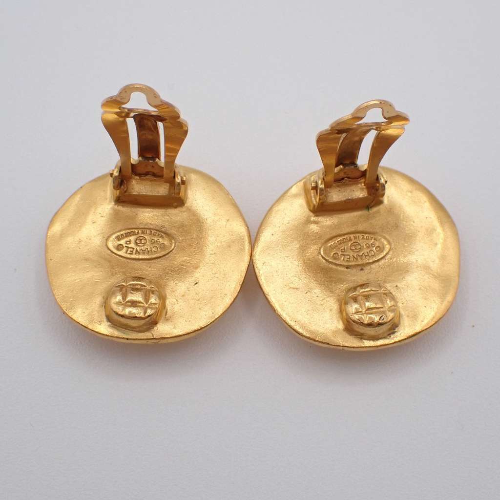 Chanel Vintage CC Round Clip-On Earrings Gold Good condition - Inside View