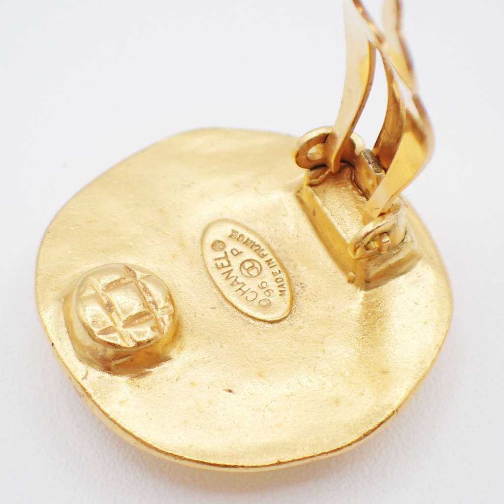 Chanel Vintage CC Round Clip-On Earrings Gold Good condition - Box View