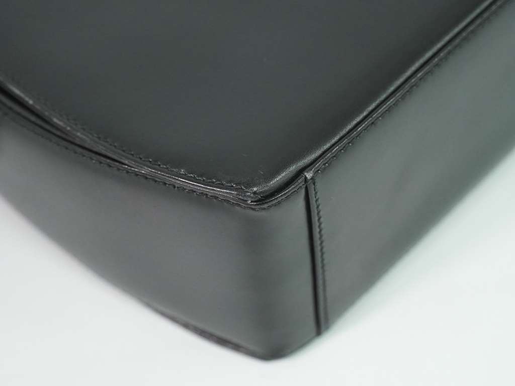 Salvatore Ferragamo Gancini Shoulder Bag Black Leather Good condition - Box View