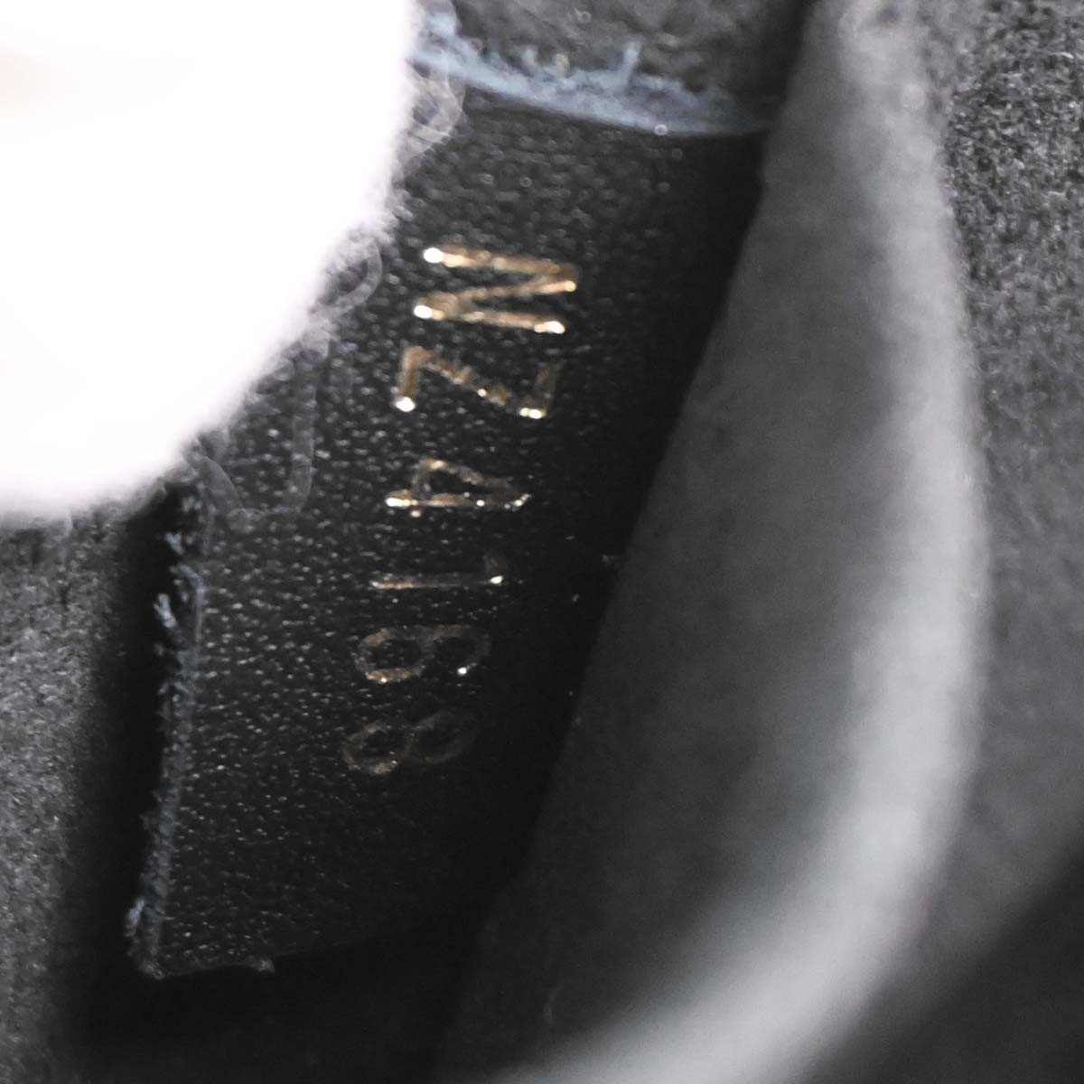 Louis Vuitton New Wave Heart Crossbody Bag Black Leather Good condition - Box View