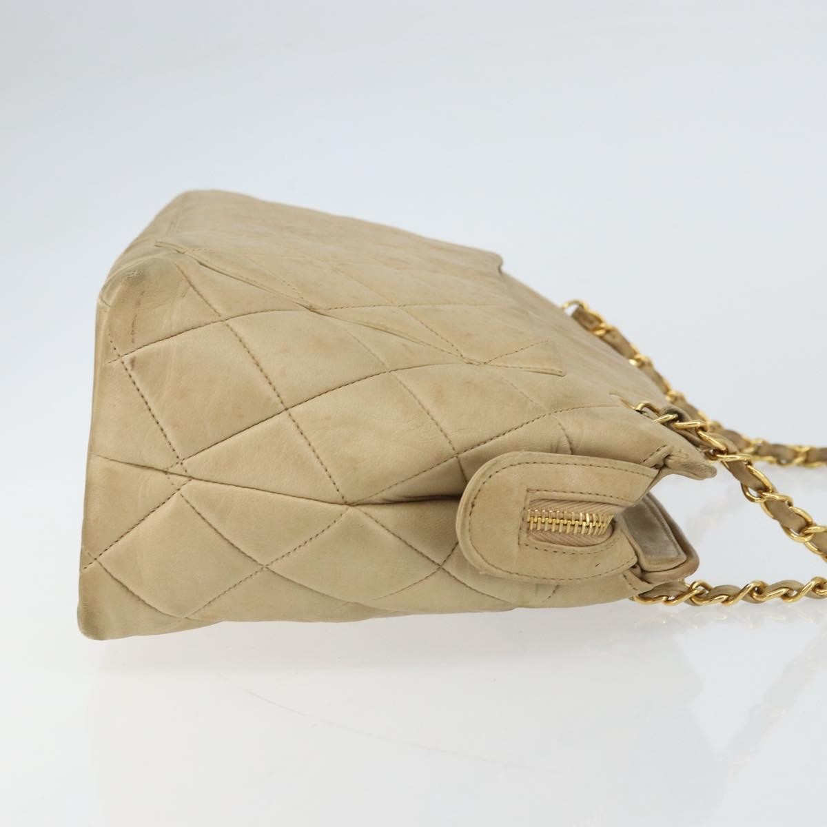 Chanel Vintage Camera Bag Beige Leather Fair condition - Model View