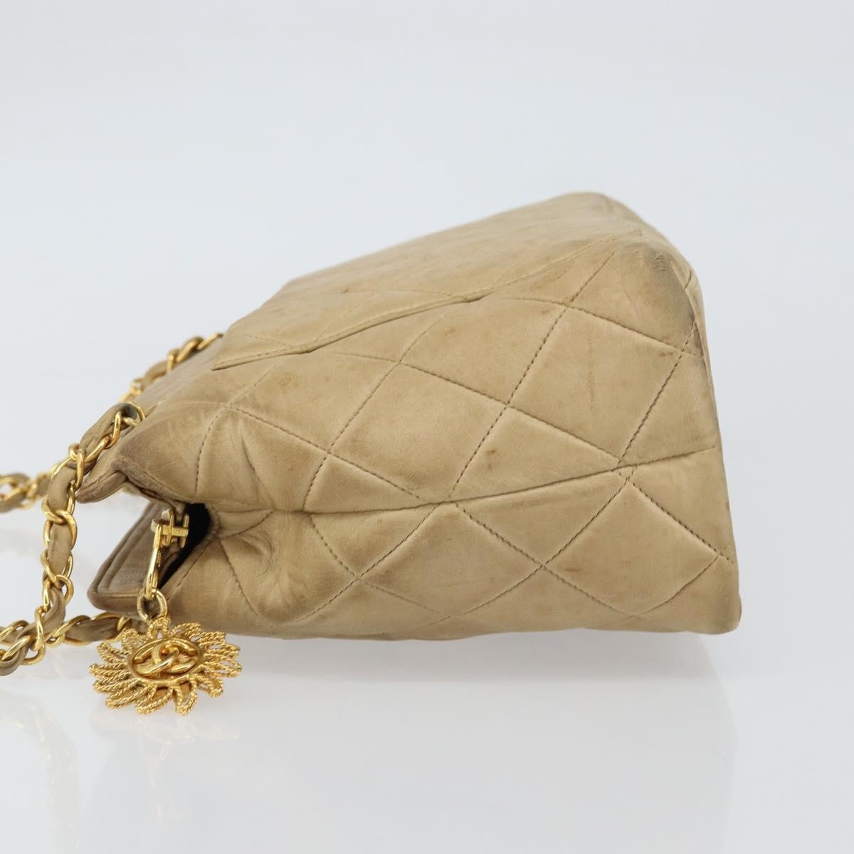 Chanel Vintage Camera Bag Beige Leather Fair condition - Box View