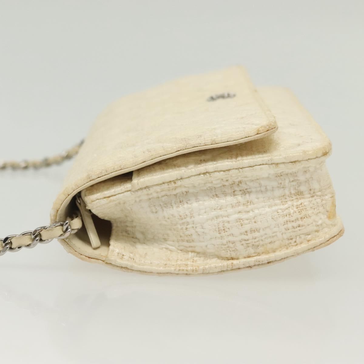 Chanel Wallet on Chain White Tweed Good condition - Model View