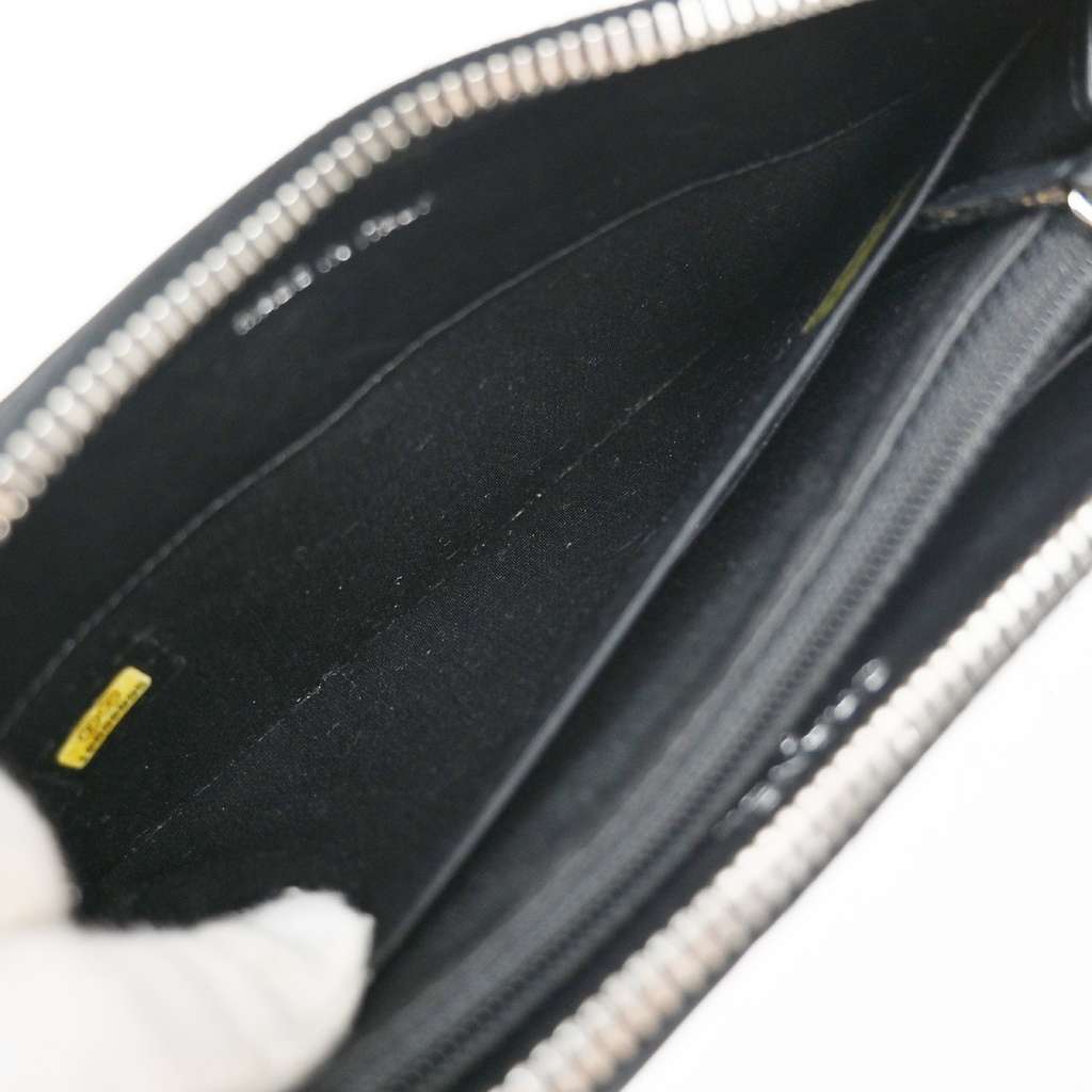 Chanel CC Charm Zip Around Wallet Black Leather Good condition - Box View