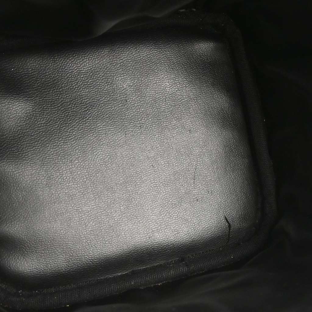 Chanel Vintage Timeless Cosmetic Case Black Leather Good condition - Inside View