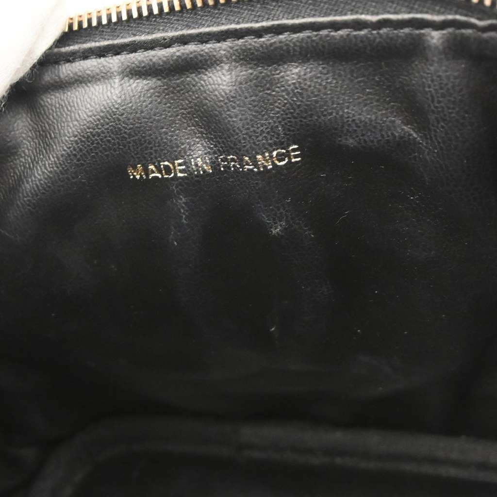 Chanel Vintage Timeless Cosmetic Case Black Leather Good condition - Model View