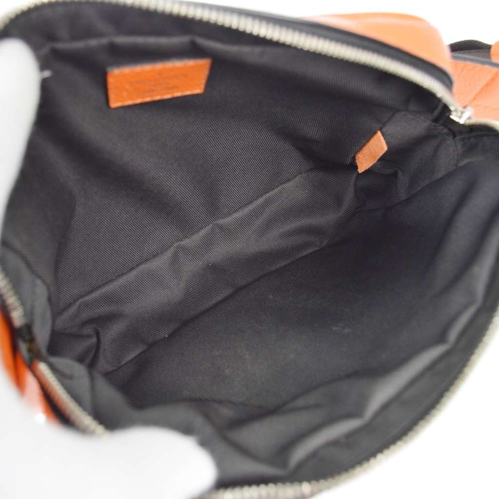 Louis Vuitton Outdoor BumBag Orange Leather Good condition - Inside View