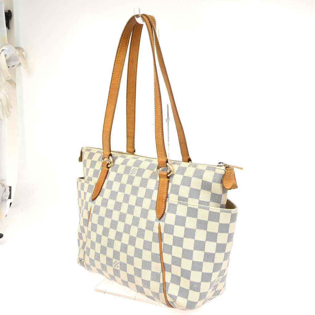 Louis Vuitton Totally Handbag White Canvas Good condition - Model View