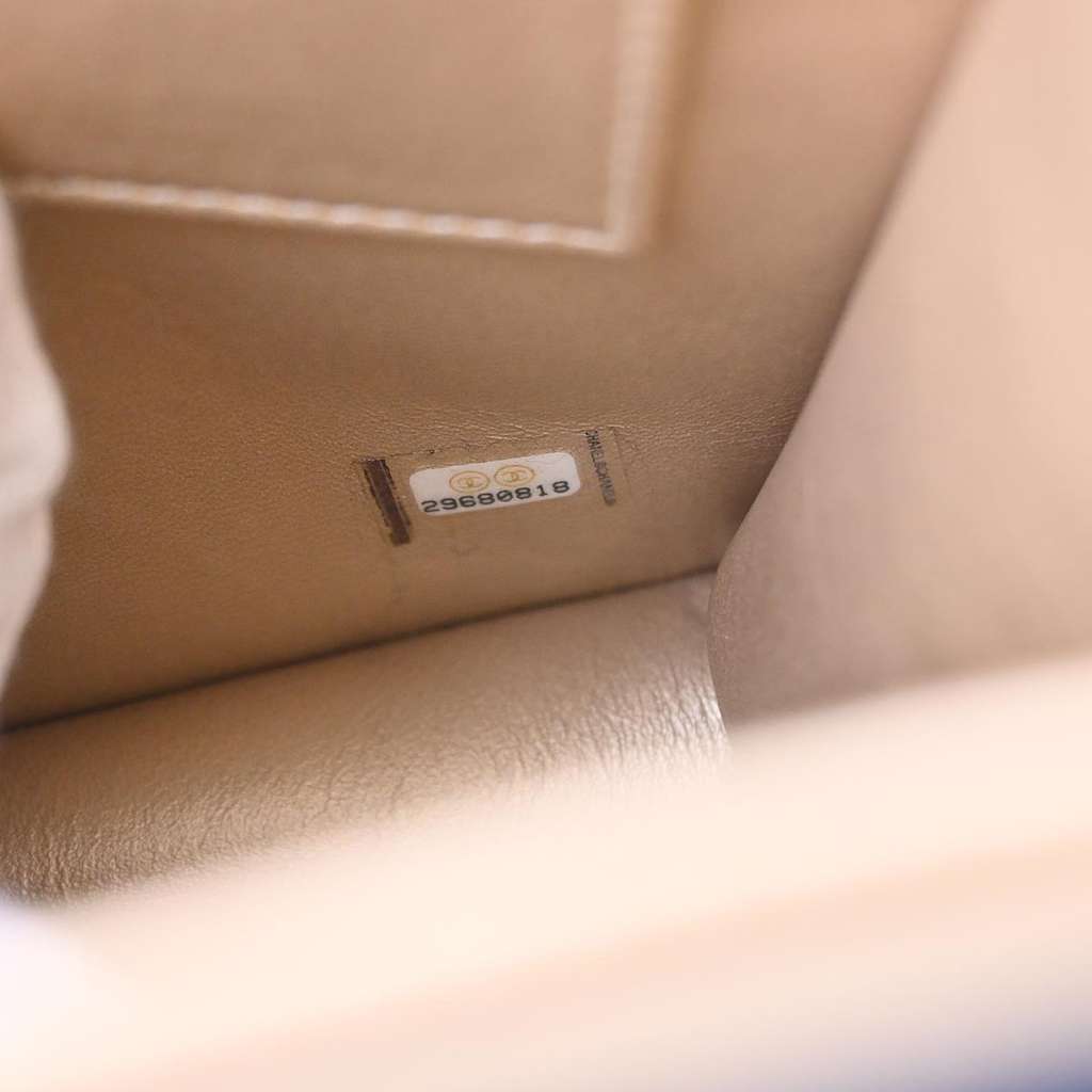 Chanel Chic Pearls Flap Bag Black Leather Good condition - Box View