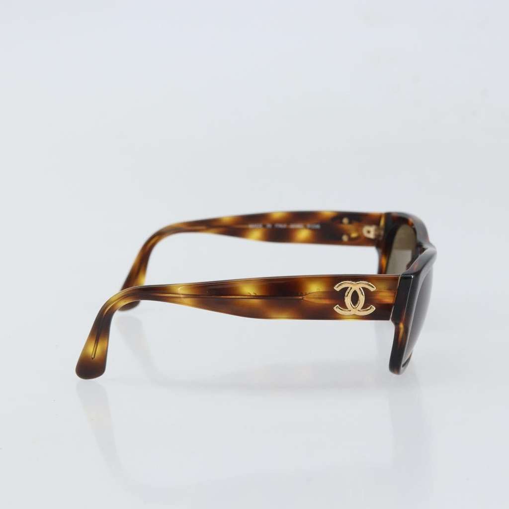 Chanel Logo CC Sunglasses Brown Plastic Good condition - Model View
