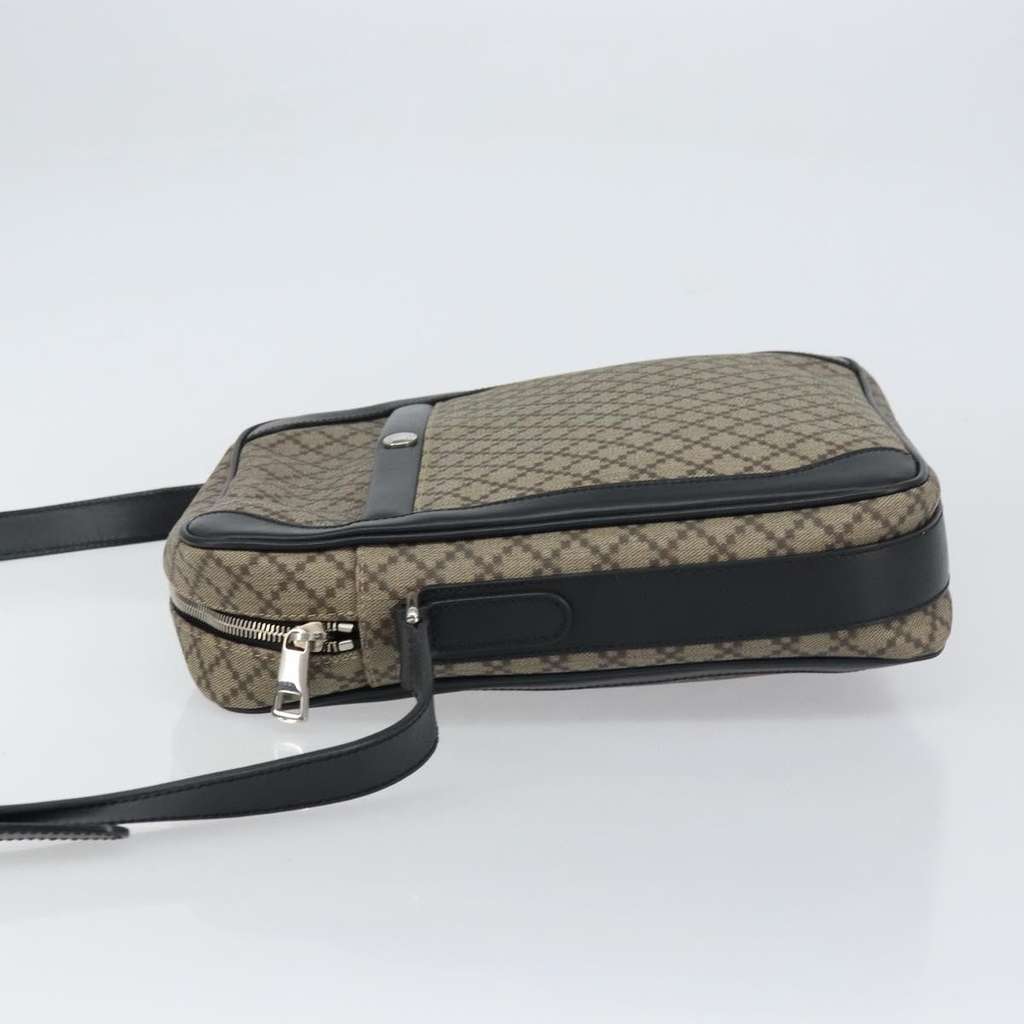 Gucci Snap Messenger Bag Beige Good condition - Model View