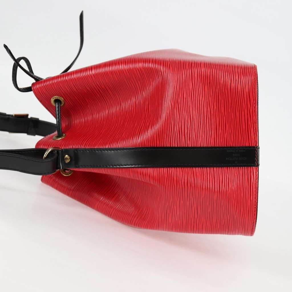 Louis Vuitton Bicolor Petit Noe Handbag Red Leather Good condition - Inside View
