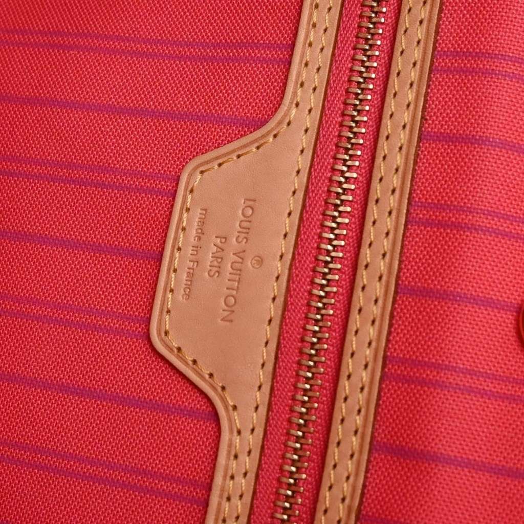 Louis Vuitton Delightful NM Handbag White Canvas Good condition - Model View