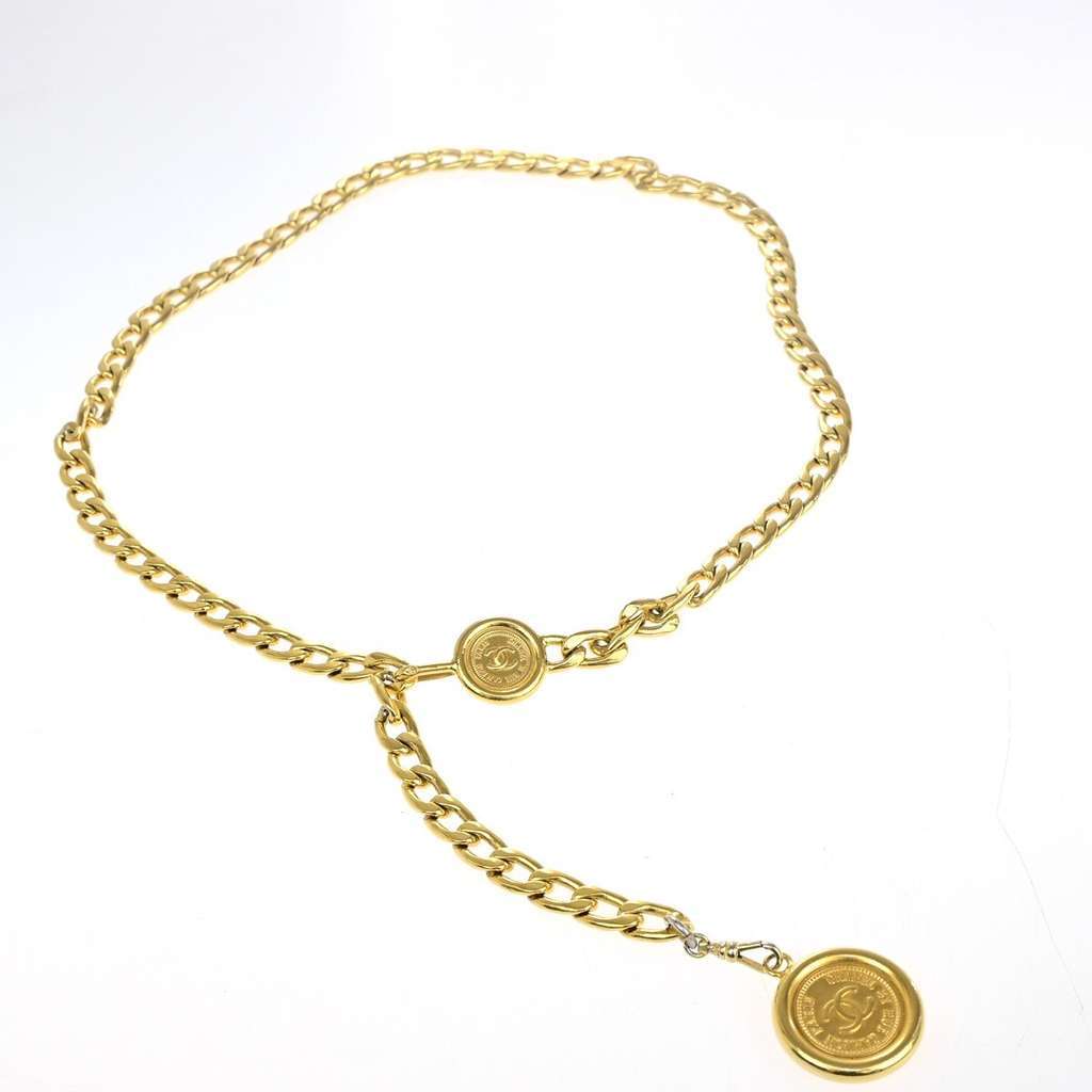 Chanel Vintage Medallion Chain Belt Gold Good condition - Model View