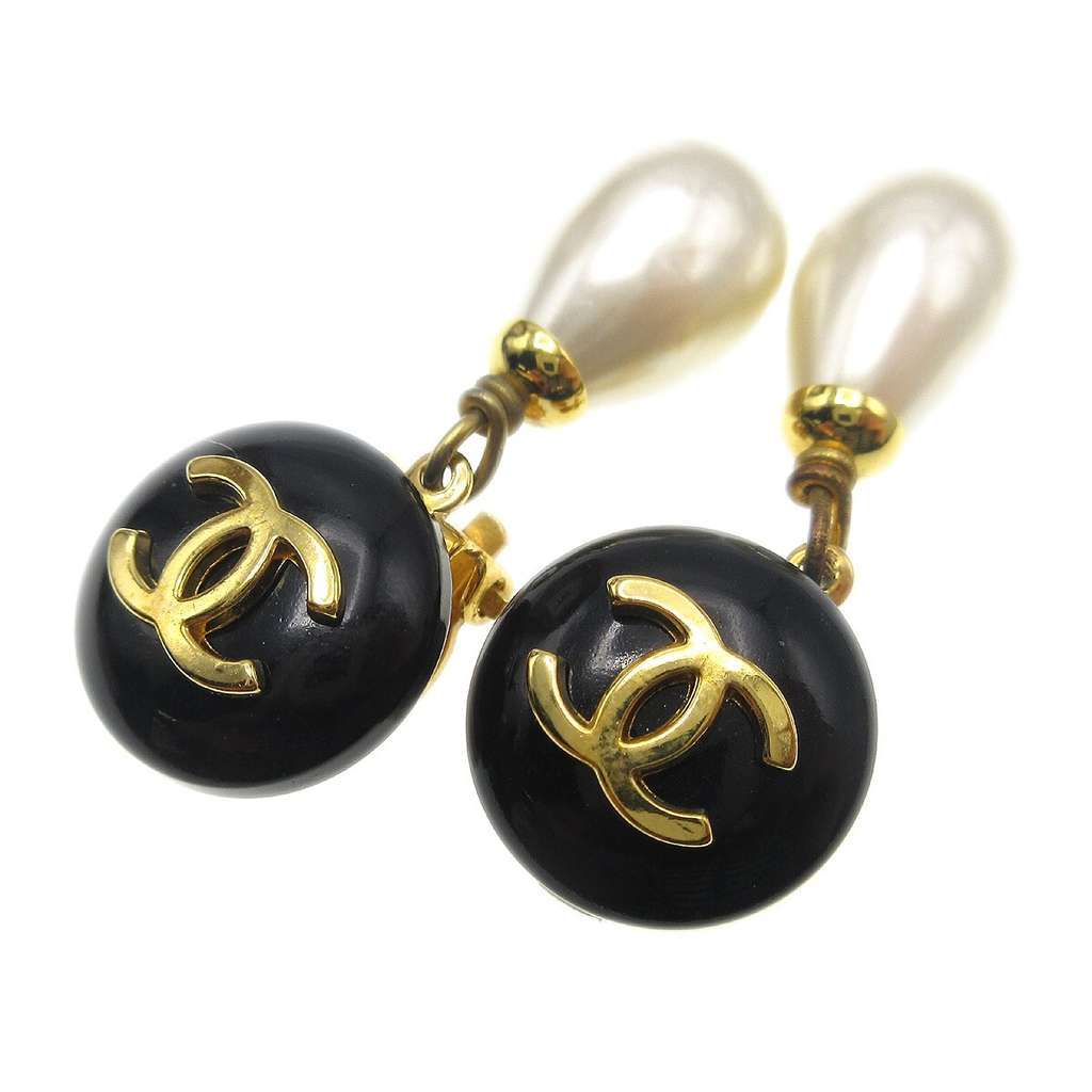 Chanel Vintage Round Clip-On Gold Good condition - Inside View