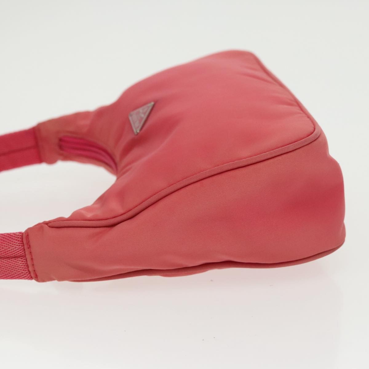 Prada Re-Edition 2000 Hobo Pink Good condition - Model View