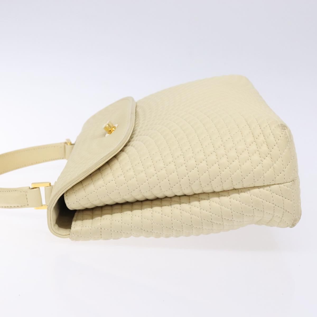 Bally Vintage Flap Handbag Ecru Leather Good condition - Model View