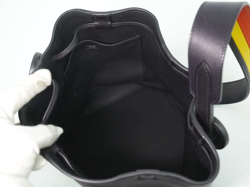 Hermès Licol Bag Black Leather Good condition - Model View