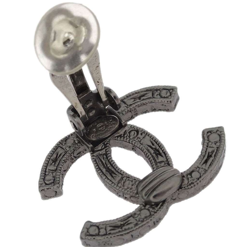 Chanel CC Clip-On Earrings Silver Good condition - Inside View