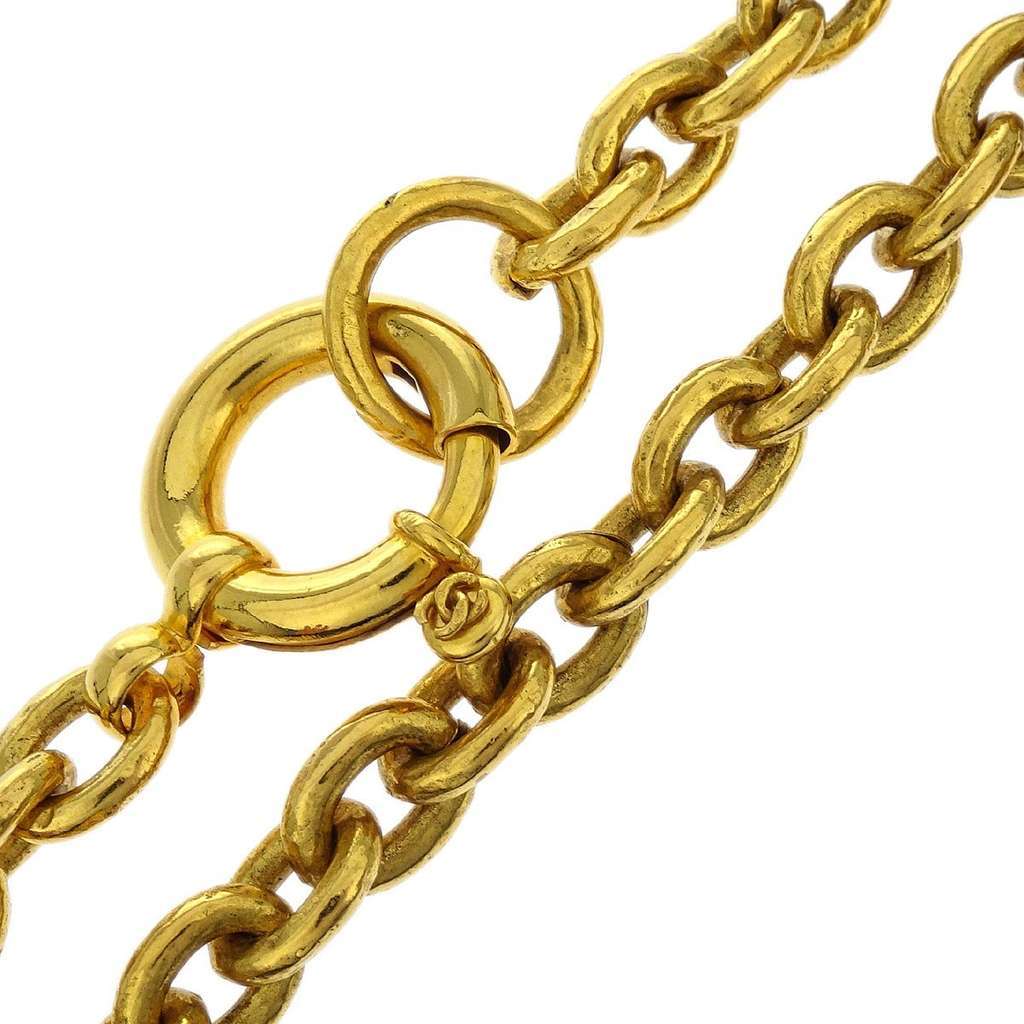 Chanel Vintage CC Textured Cut Out Round Pendant Necklace Gold Good condition - Inside View