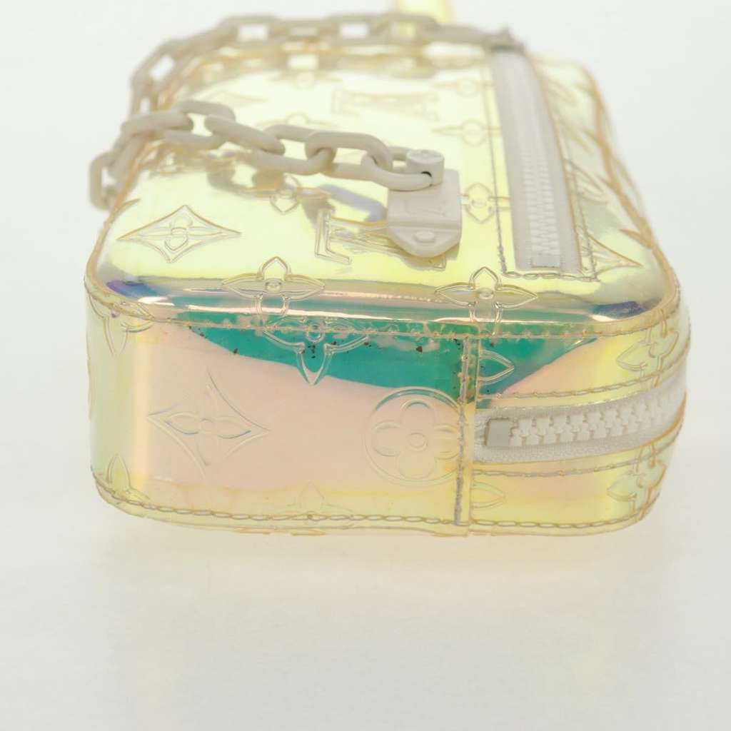 Louis Vuitton Pochette Volga Silver Good condition - Model View