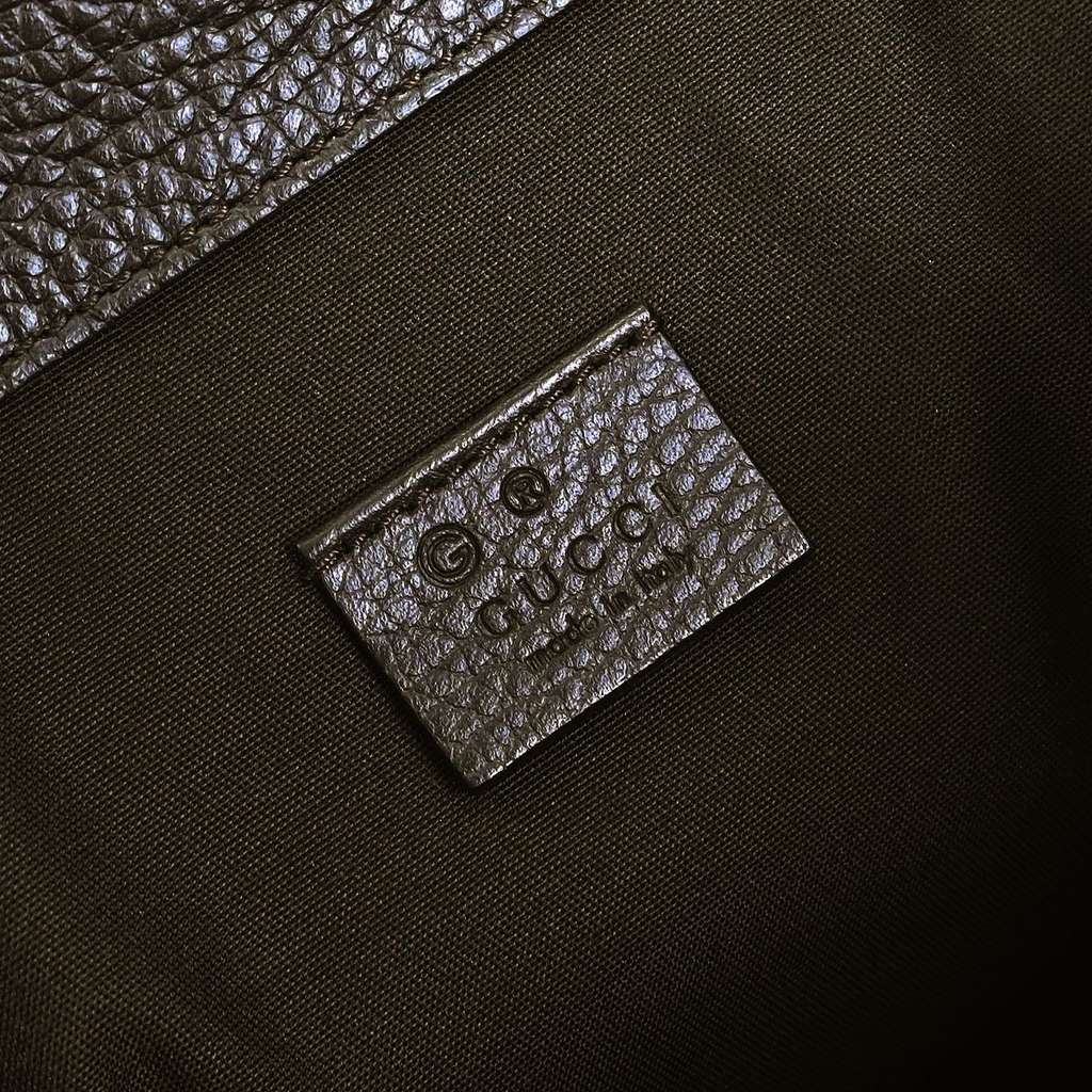 Gucci Drawstring Backpack Brown Canvas Good condition - Model View