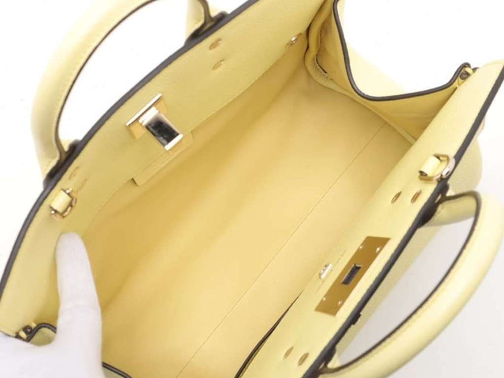 Salvatore Ferragamo Studio Satchel Yellow Leather Never worn - Inside View