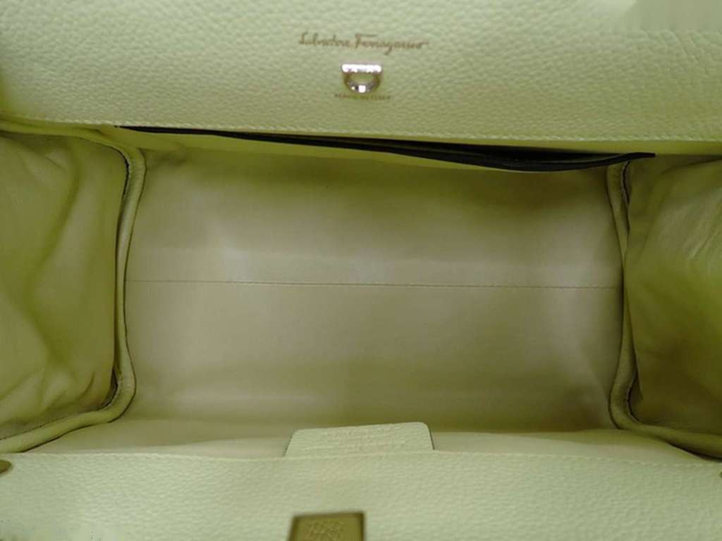 Salvatore Ferragamo Studio Satchel Yellow Leather Never worn - Model View