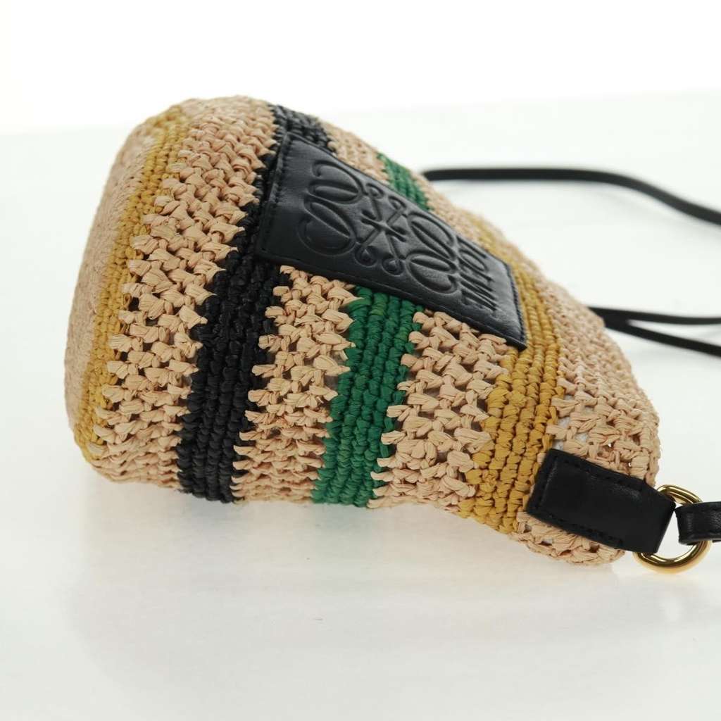 Loewe Pochette Beige Good condition - Model View