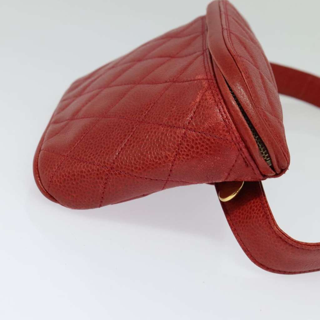 Chanel Vintage Zip Belt Bag Red Leather Good condition - Model View