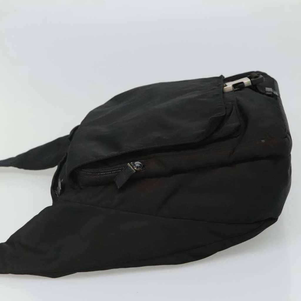 Prada Vintage Flap Messenger Bag Black Good condition - Model View