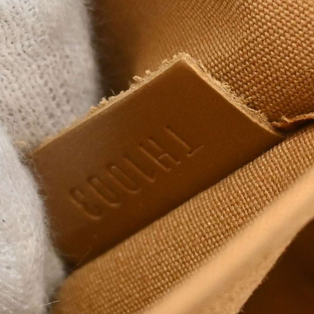 Louis Vuitton Mat Shelton Handbag Beige Leather Good condition - Model View